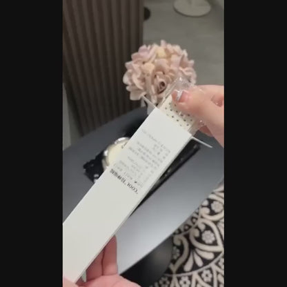 Self-Cleaning Hairbrush – Effortless Detangling with One-Push Hair Removal